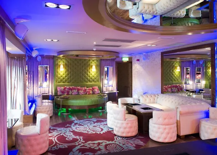 Russell Court Hotel